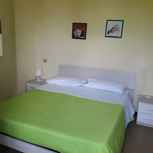 La Casa Nel 2 2*, Bolonia Włochy